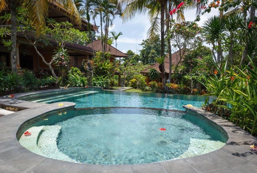 White House Hotel Ubud Exterior foto