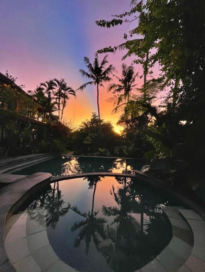 White House Hotel Ubud Exterior foto