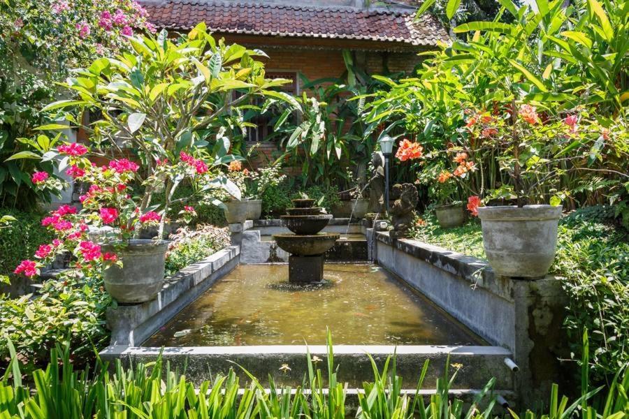 White House Hotel Ubud Exterior foto