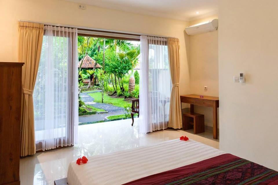 White House Hotel Ubud Exterior foto
